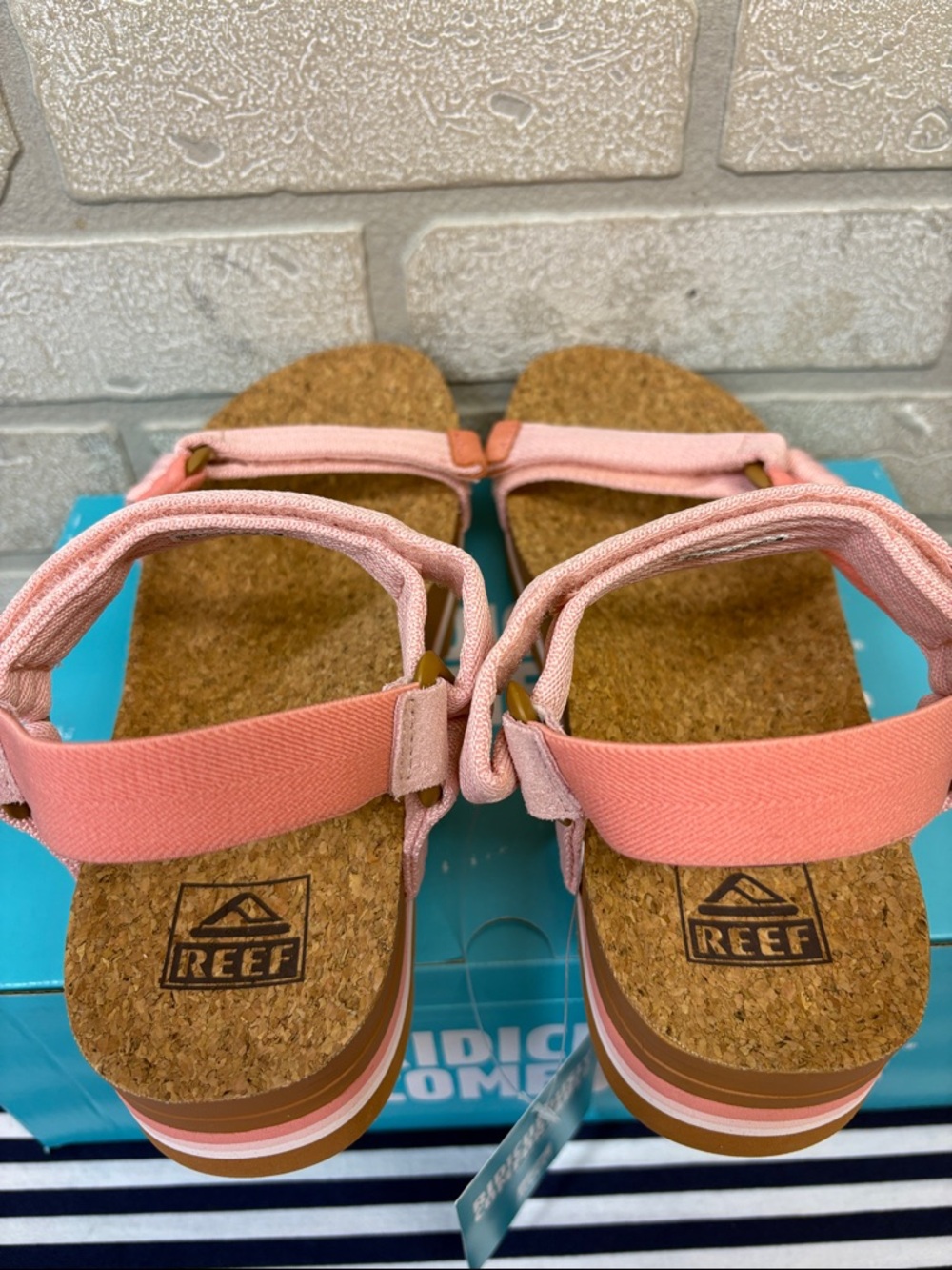 Reef Pink and Coral Platform Strappy Sandal Size 8 Cushion REM HI - Picture 7 of 12